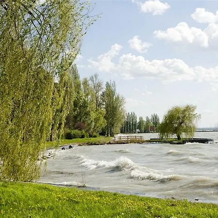 Club Aliga Retro 3* Balatonvilágos