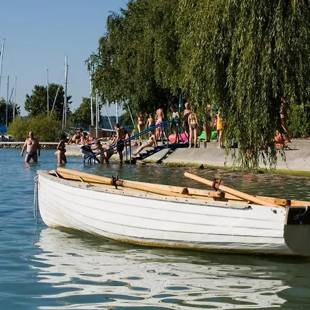 Club Aliga Retro Hotel