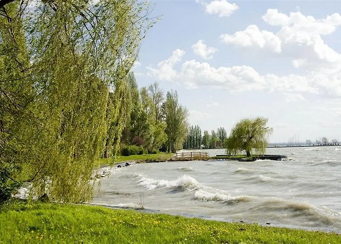 Club Aliga Retro 3* Balatonvilágos