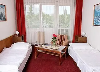 Club Aliga Retro 3* Balatonvilágos