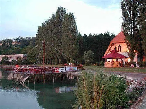 Club Aliga Retro 3* Balatonvilágos